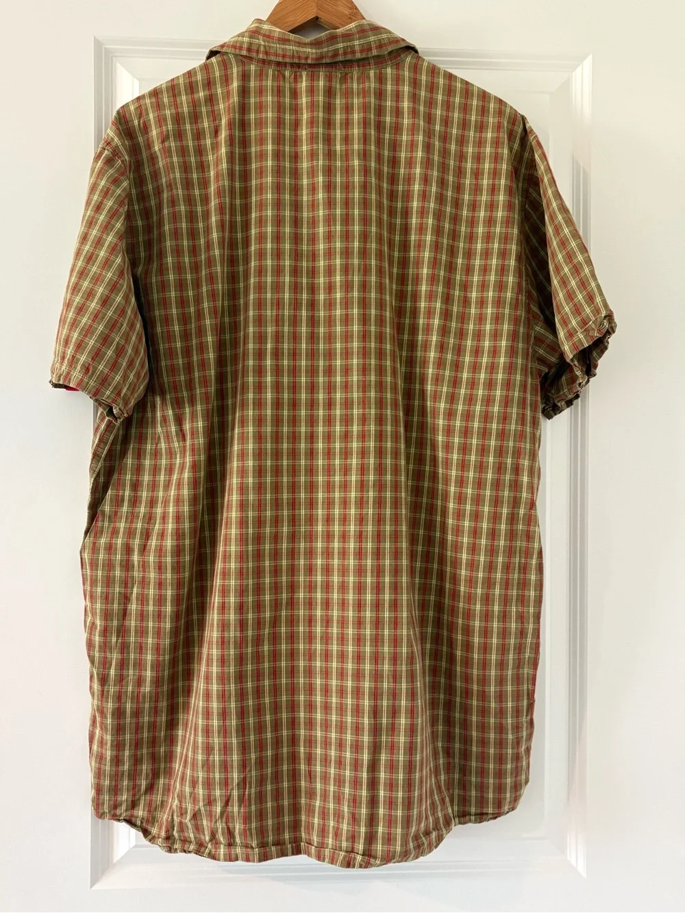 The North Face Olive and Red Plaid Short-Sleeve Button-Down Shirt XL